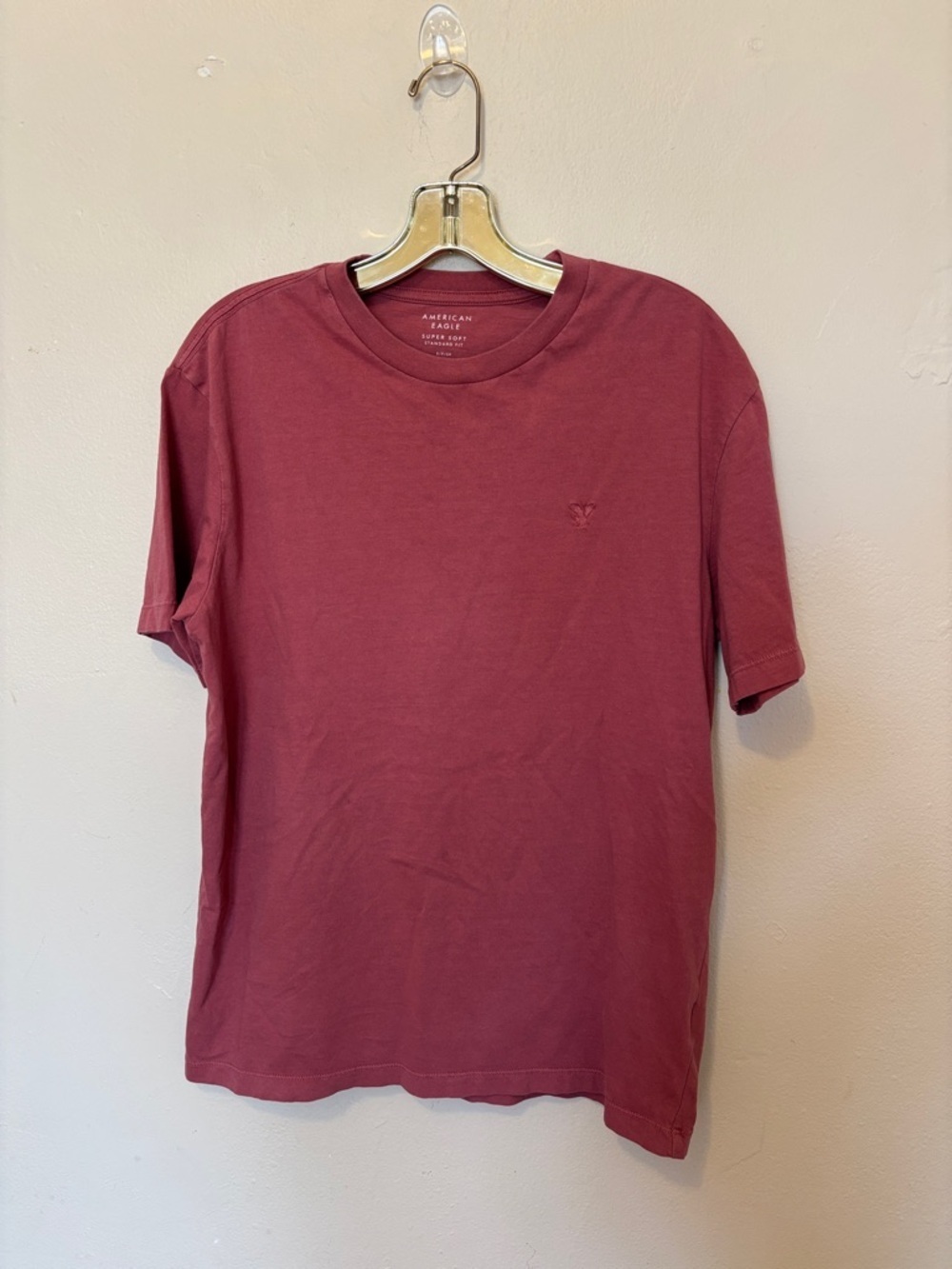 American Eagle Outfitters Maroon Short Sleeve Crewneck Tee